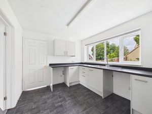 Kitchen- click for photo gallery